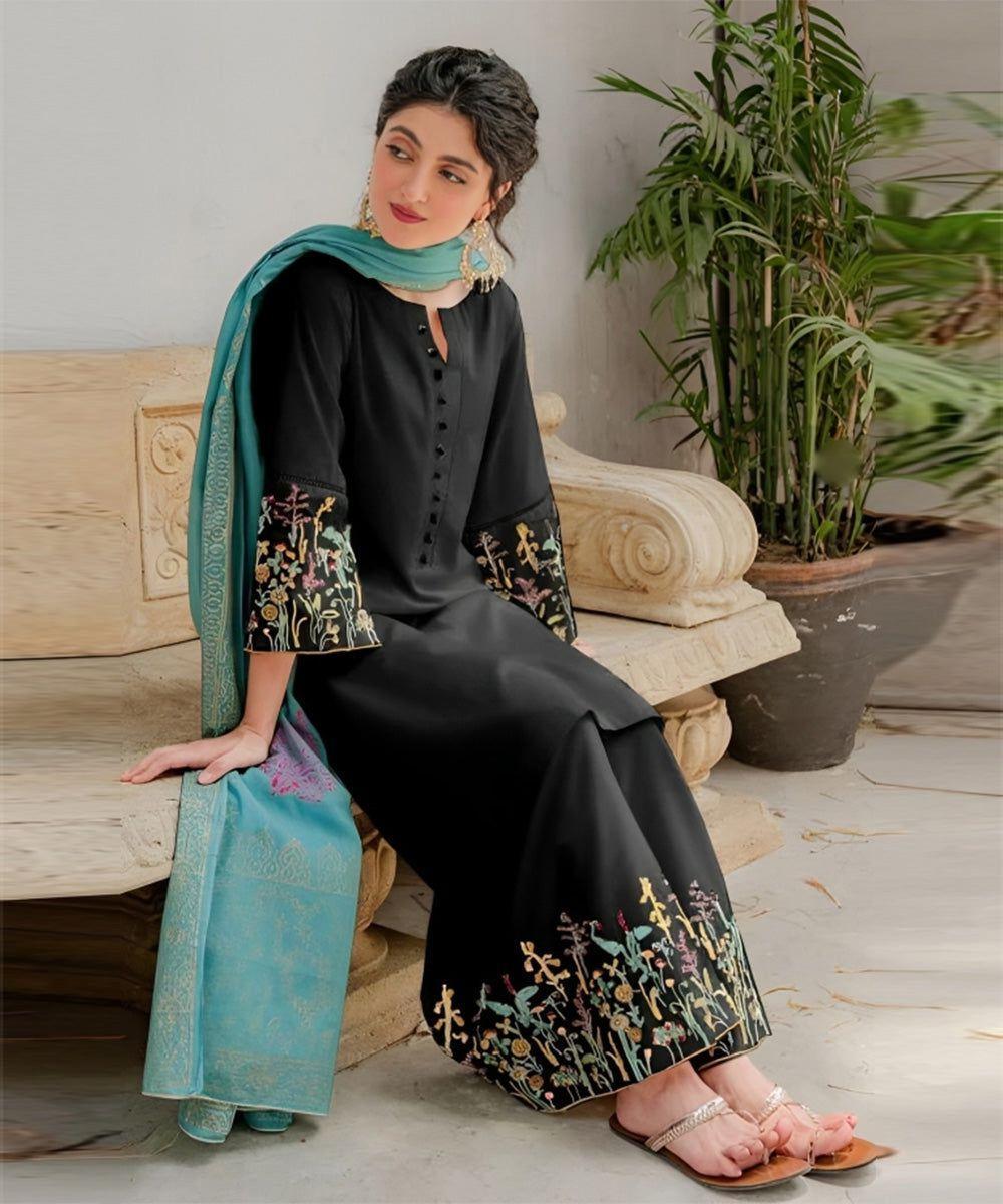 3 Pcs Women's Unstitched Dhanak Embroidered Suit (black , blue)